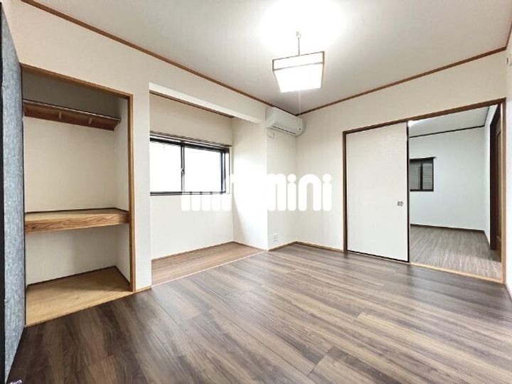 シャルマン日永の内装