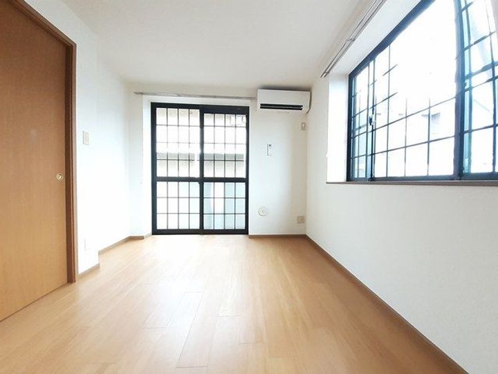 ラーディクス・Kの居間