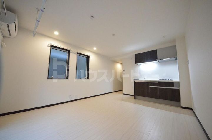 エルスタンザ綾瀬DEUXの居間