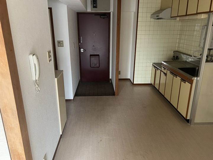 平塚第2マンションの玄関