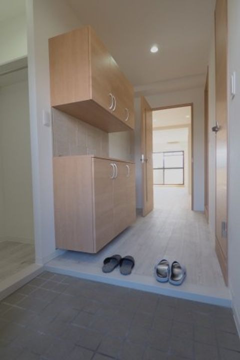 広島県広島市安佐南区緑井1(マンション)の賃貸物件の玄関