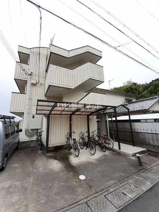 アヴァンセの外観