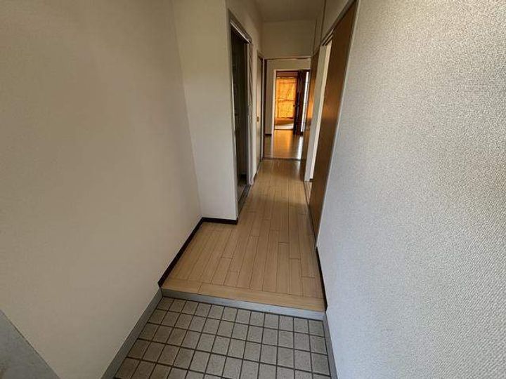 みどり坂ハイツの玄関