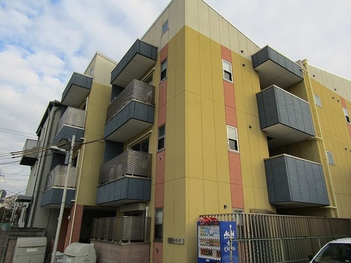 エヌエムヌフの外観