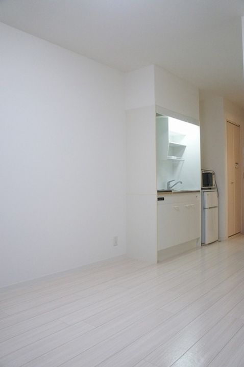 エヌエムヌフの居間