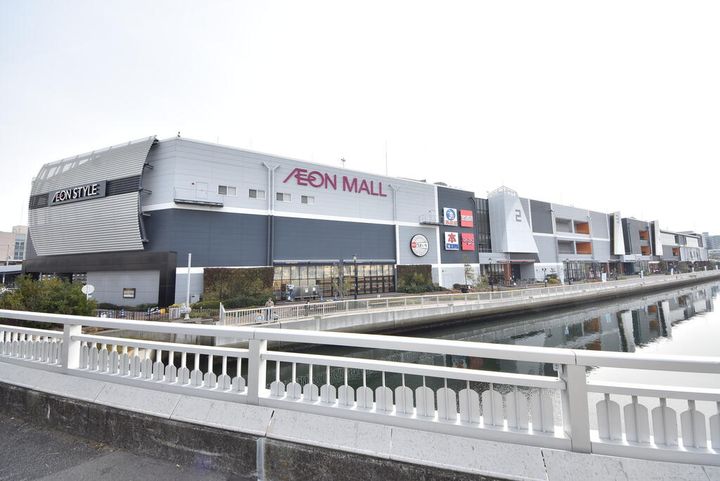 LIVIAZ KOBE LaMerの周辺