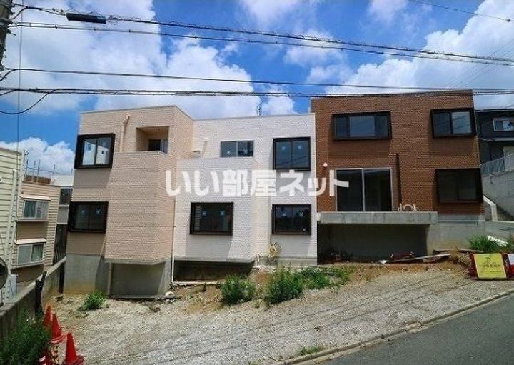 ドルフ的場ヶ丘の外観