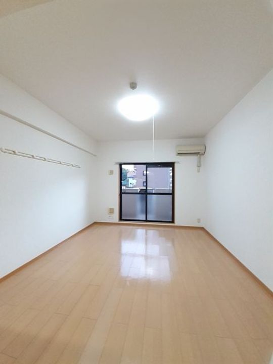 アーデント・インプレス Bの居間