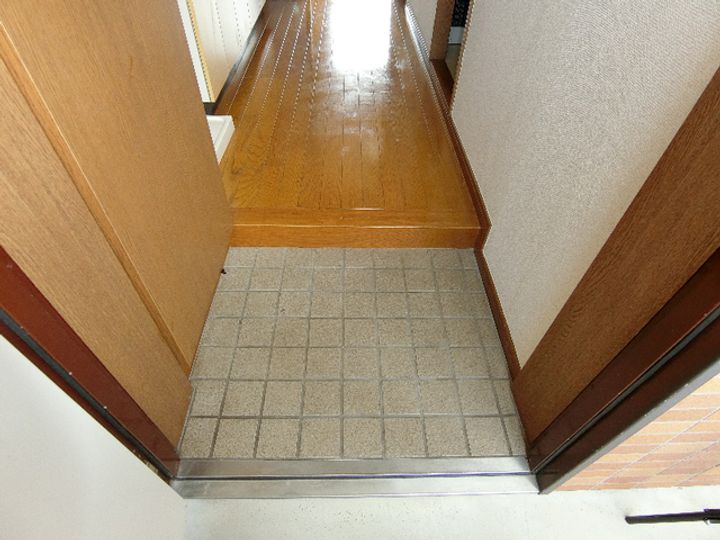 イーストサイドミネ3の玄関