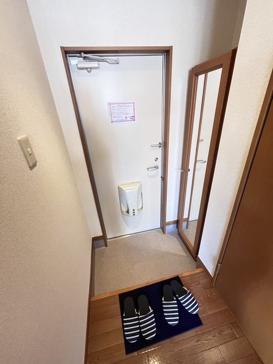 リバーサイド酒井の玄関