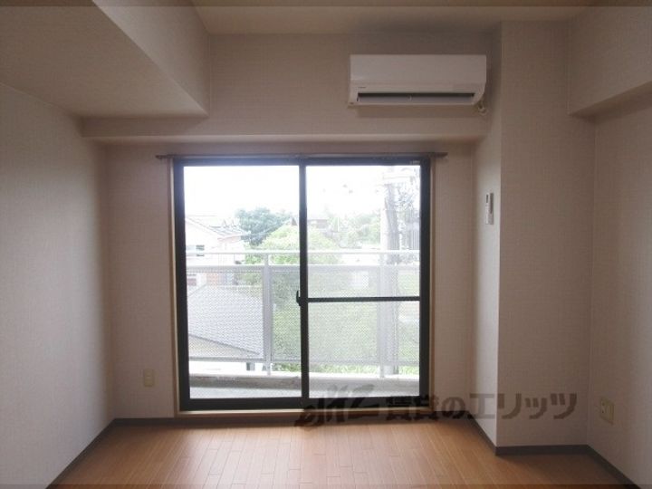 マジェスト旭の居間