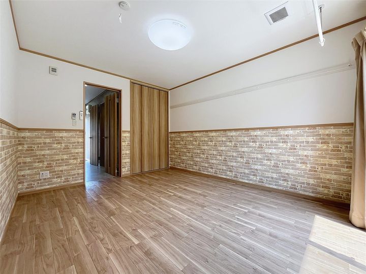 TKフィールドの居間