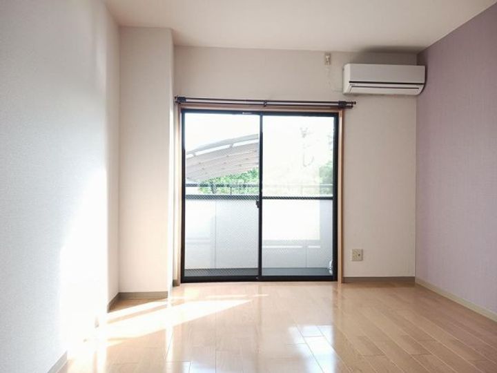 シューフルール Vの居間