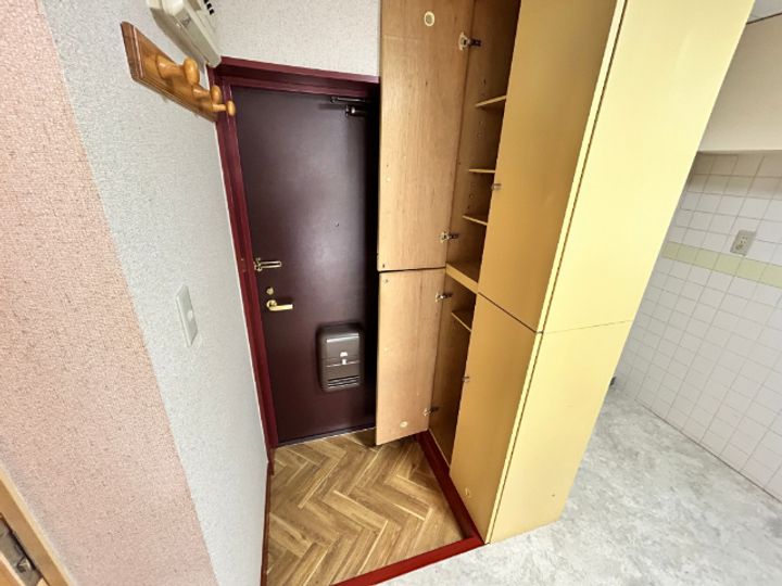 メゾンブランシュ2号館の玄関