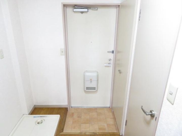 ミヤマエ弐番館の玄関