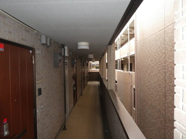 埼玉県戸田市本町4(アパート)の賃貸物件の玄関