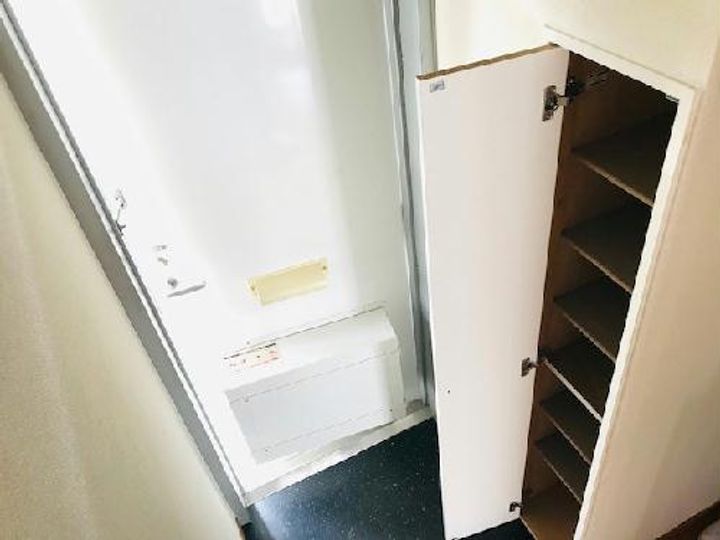 レオパレスカサマの玄関