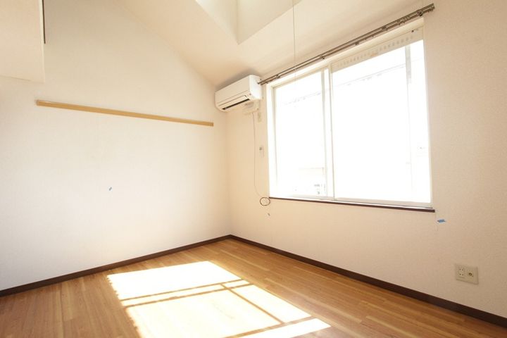 ピュアハウス八木山の居間