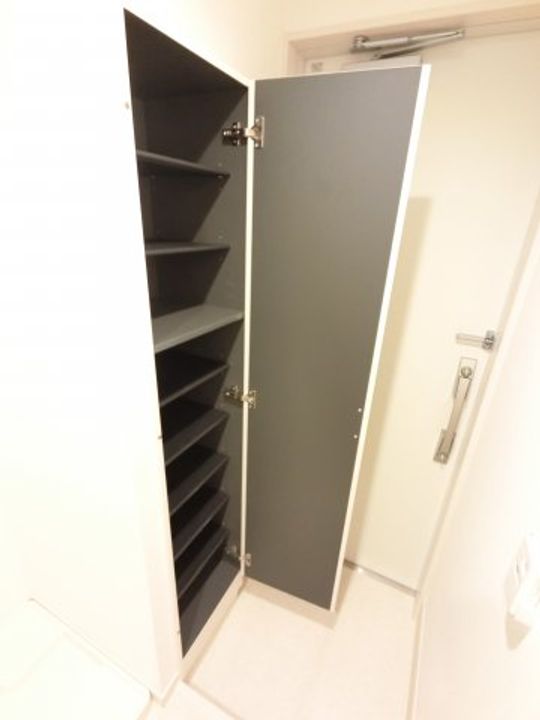 千葉県千葉市美浜区真砂1(アパート)の賃貸物件の玄関