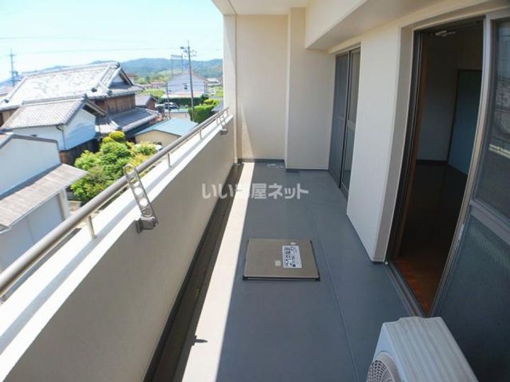 三重県名張市蔵持町原出(マンション)の賃貸物件の内装