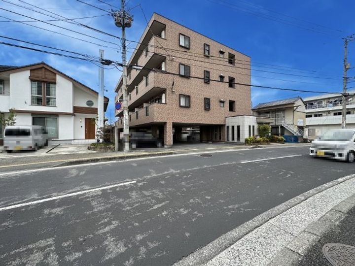高知県高知市秦南町1(マンション)の賃貸物件の外観