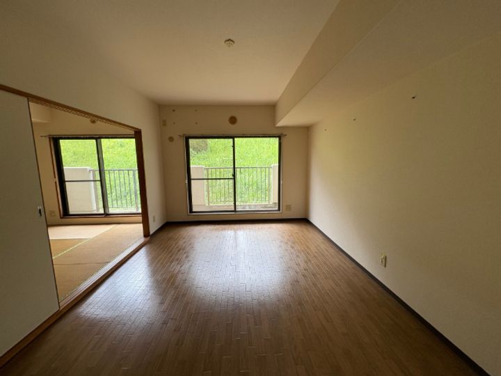 ガーデンピアの居間