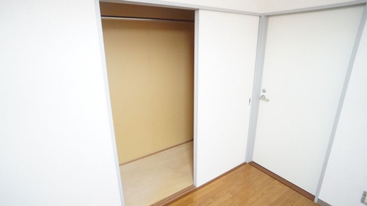 津IN COURT 練木の内装