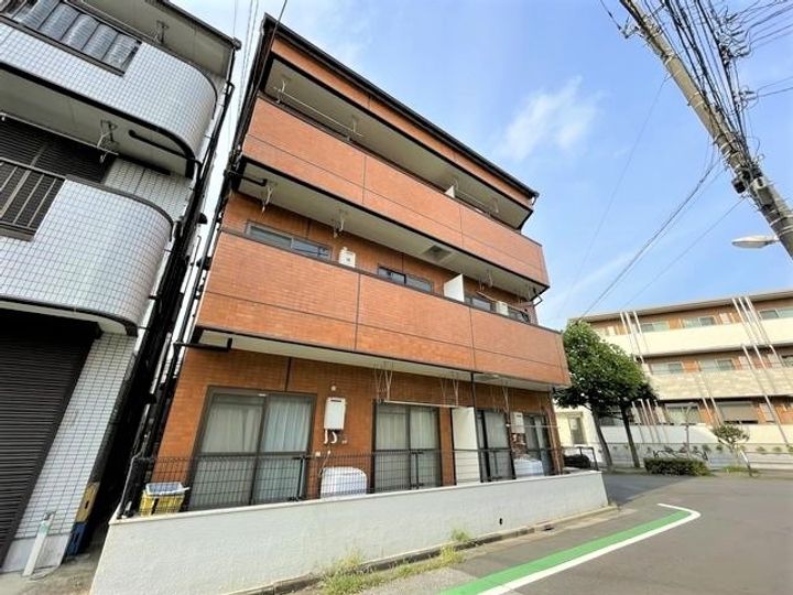 ロイヤルワカバの外観