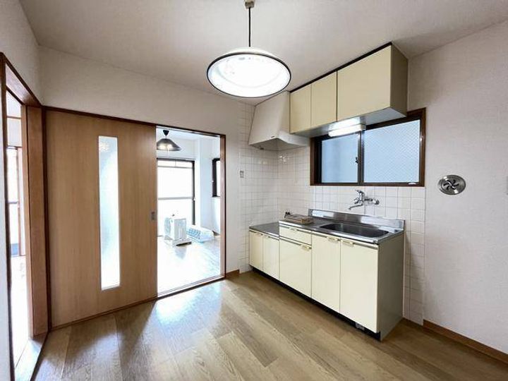 ロイヤルワカバの居間