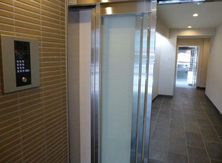 東京都中野区中央4(マンション)の賃貸物件の地図