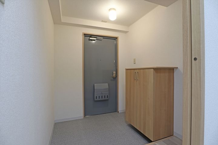 アイビーマンション若葉町の玄関