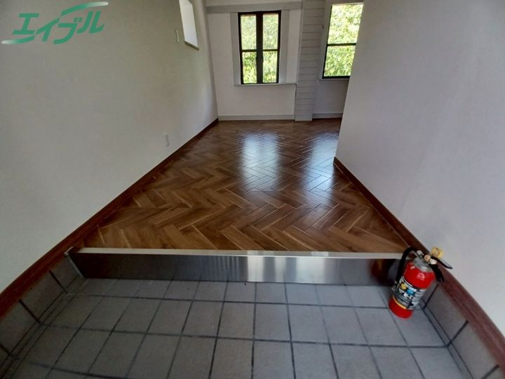 三重県四日市市生桑町(一戸建)の賃貸物件の玄関