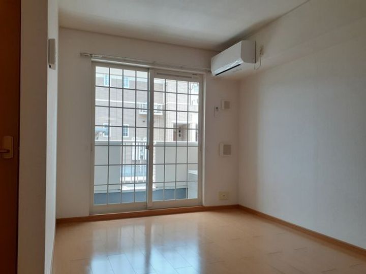 マーベラス ガーデンBの居間