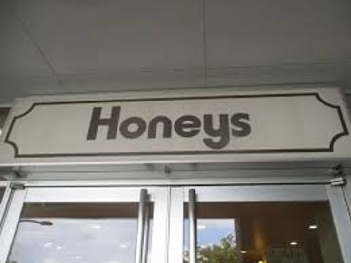 Live La(リブラ)の周辺