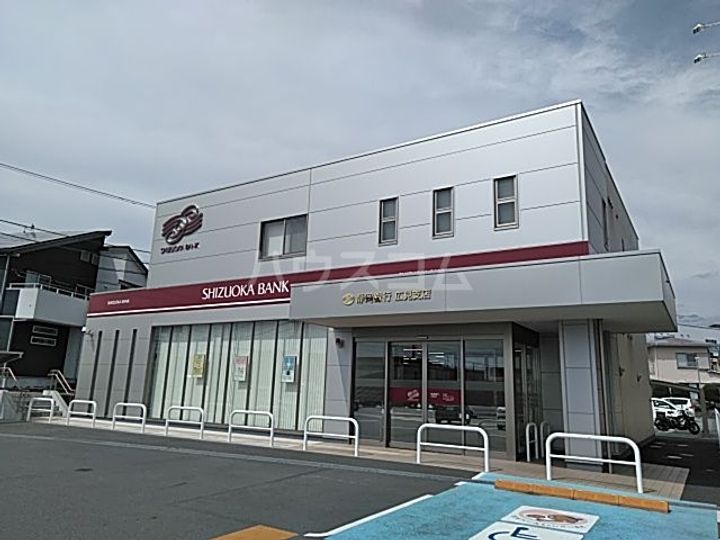 ラ・ブレアガーデンヒルズの周辺