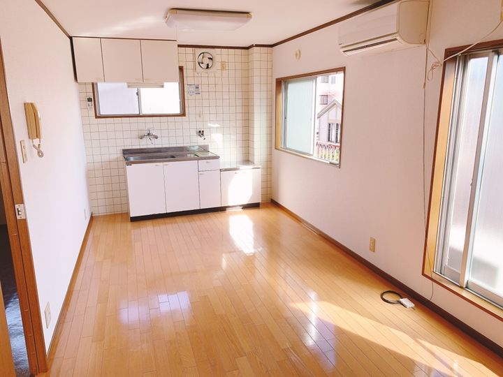 OKハイツ2号館の居間