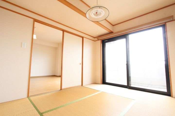 イーストアベニューの居間