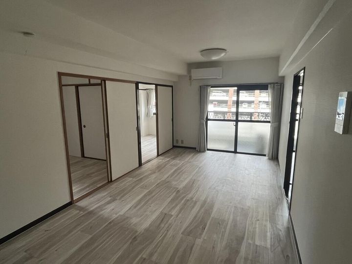 ハピネス湊の居間