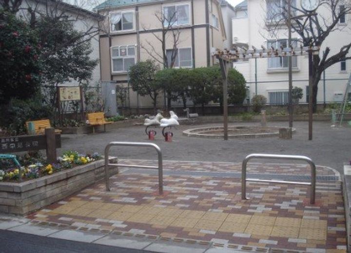 メゾン ロワールの周辺