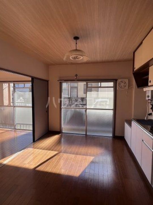 見付ハイツの居間