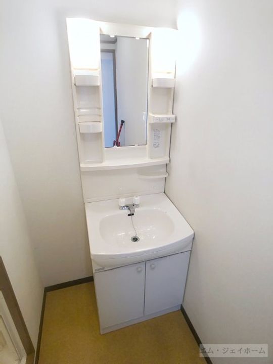 駅前コーポラスの内装