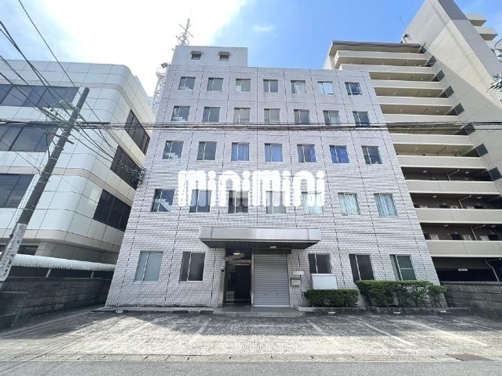 ウスダビルの外観