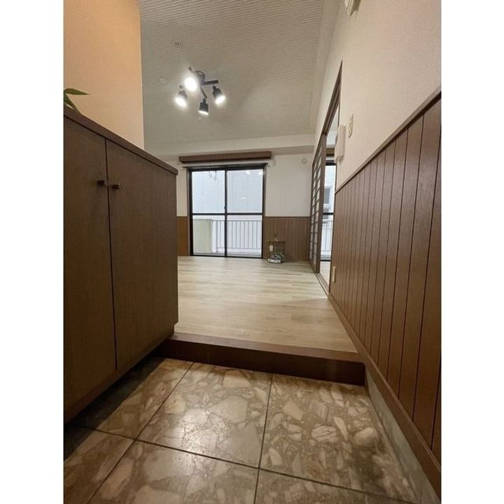 藤一第3ビルの玄関