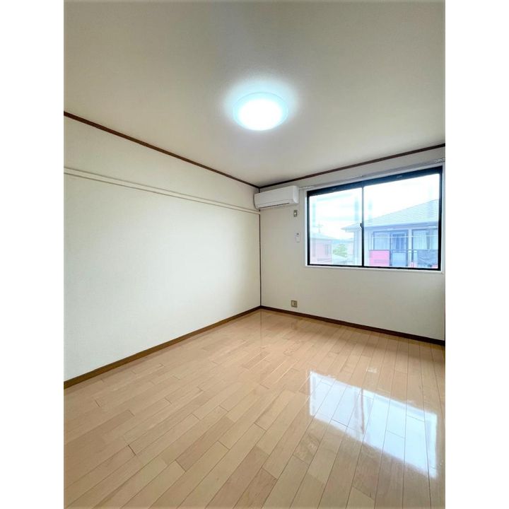 サンビレッジアヴェニューCの居間