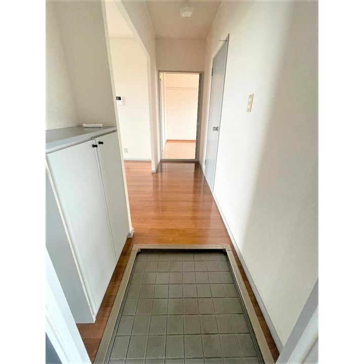 サンビレッジアヴェニューCの玄関