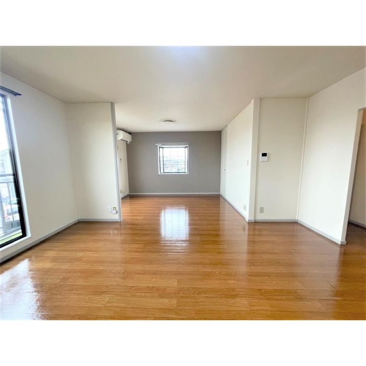 サンビレッジアヴェニューCの居間