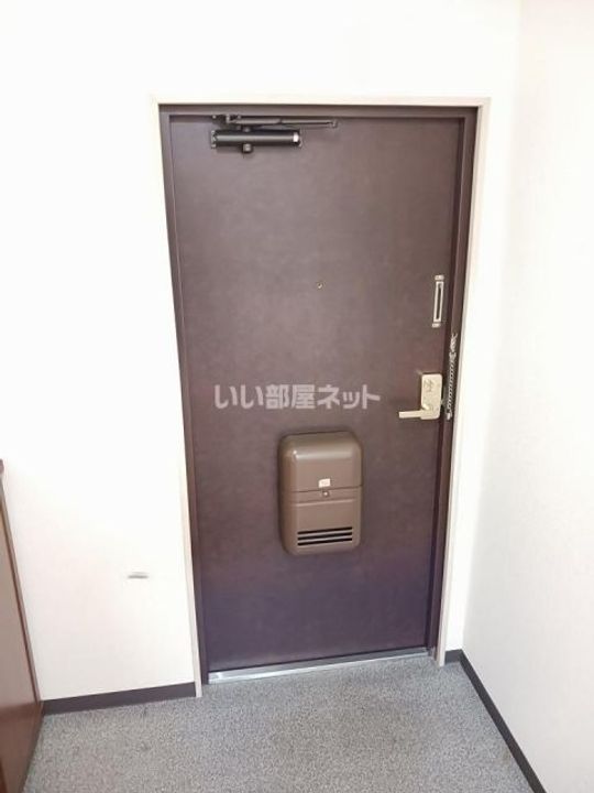 コスモハイツの玄関