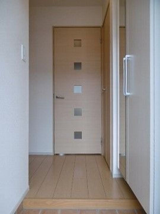 ブランメールIIの玄関