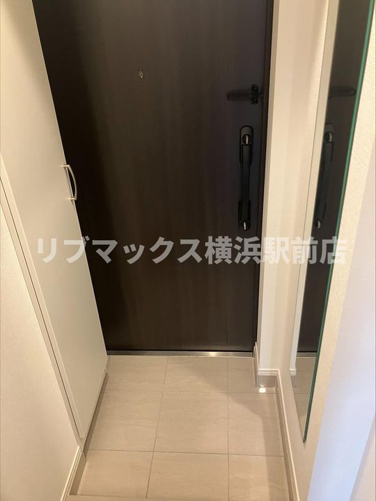 ティモーネグランデ横浜ノースの玄関