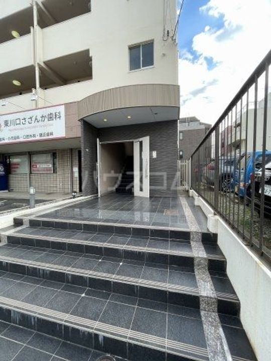 新井マンションの地図